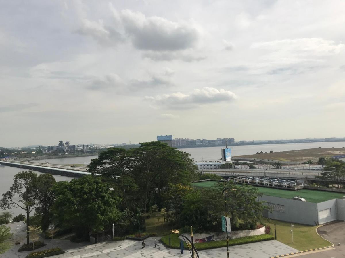 R&F Princess Cove Jb Town Homestay 3 Bed 2 Bath Johor Bahru Eksteriør bilde